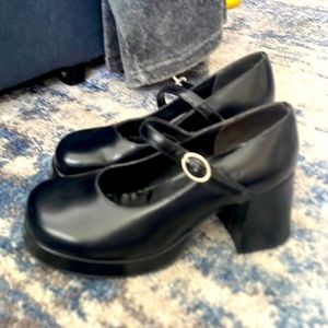 Vintage 90’s Steve Madden platform heel